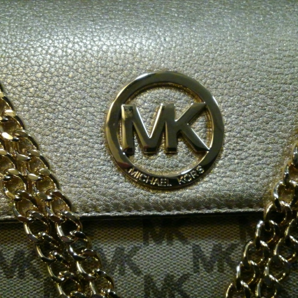 (SOLD!!!!!!)  NWT Michael Kors fulton collection